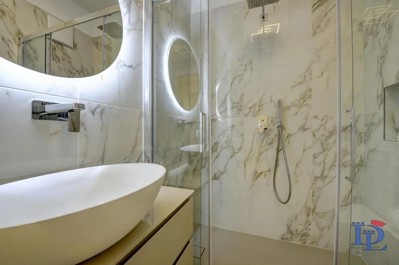 Desenzanoloft Official Partner Marriott Homes & Villas - Apa Dom Downtown Family Apartment Desenzano del Garda